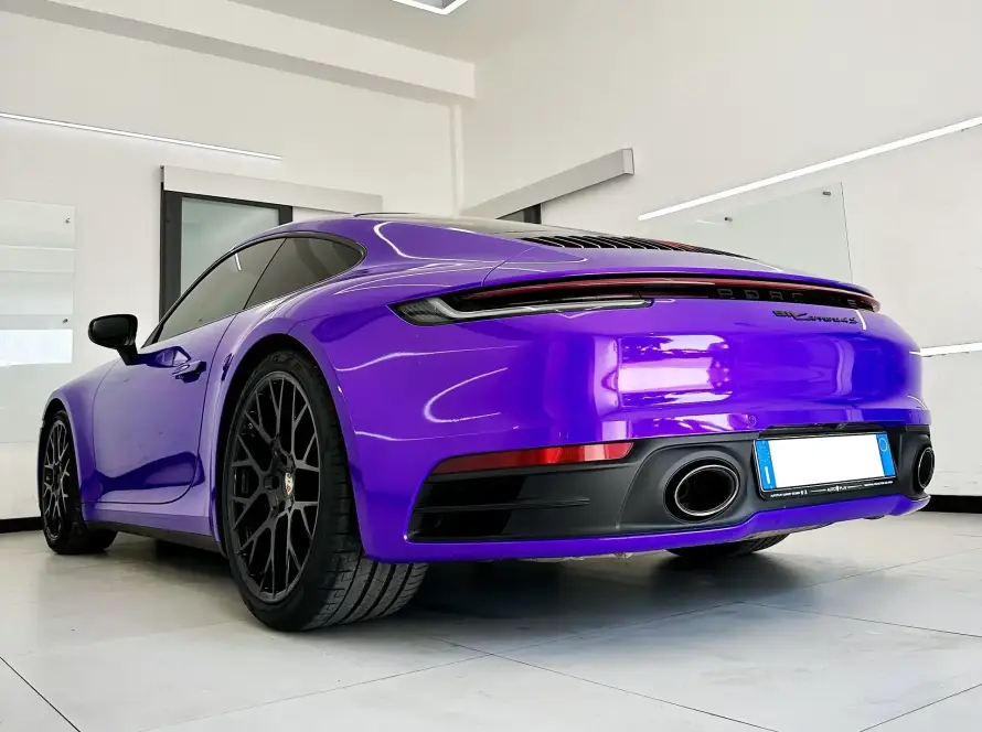 Porsche 911 Carrera 4S, wrapping Ultra Violet, Play Solution Napoli