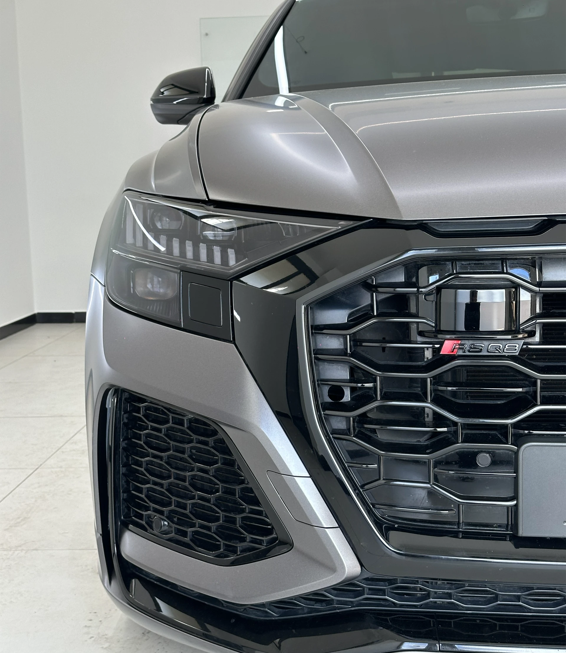 Audi RS Q8 – Satin Titanium Grey