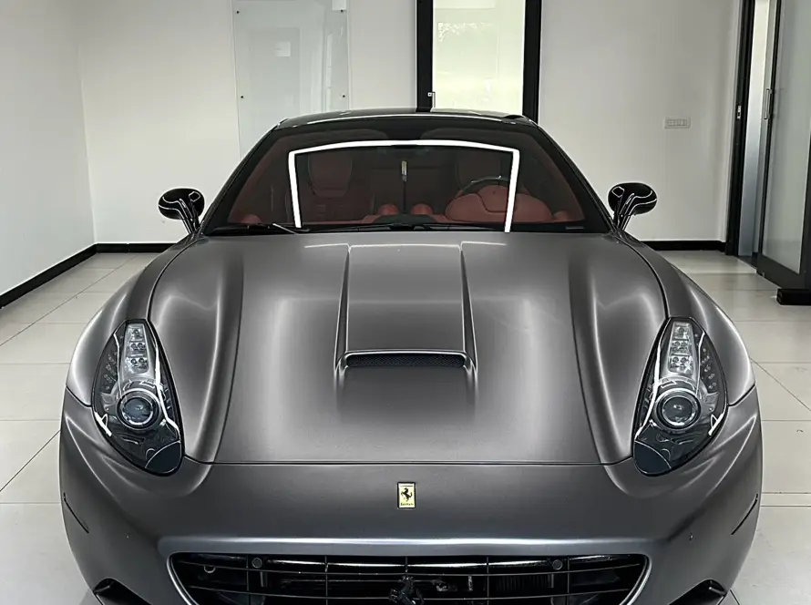 Ferrari California, wrapping Grey Satin Titanium, Play Solution Napoli