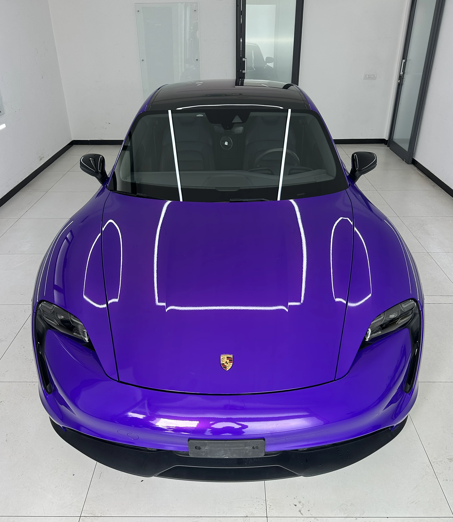 Porsche Taycan – Ultra Violet Lucido